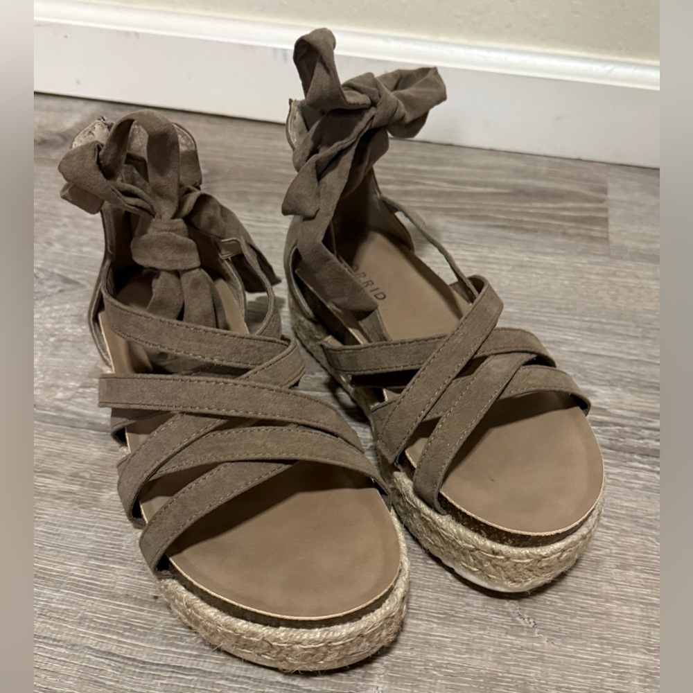 Torrid Lace Up Platform Sandals | Taupe Strappy Espadrille | 7.5WW - Picture 3 of 6